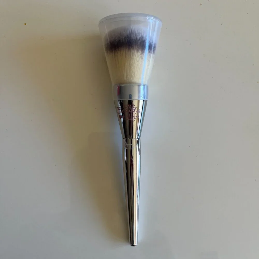 IT Cosmetics Brush for Ulta All Over Jumbo Powder Brush #211, New